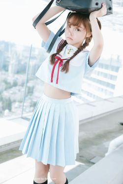 翘臀美女xx00后进式在阳台图