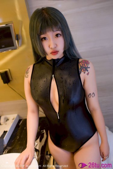 一男一女打扑克